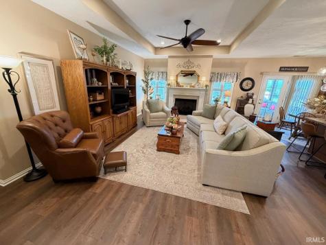 8242 Edenton Drive Evansville IN 47715