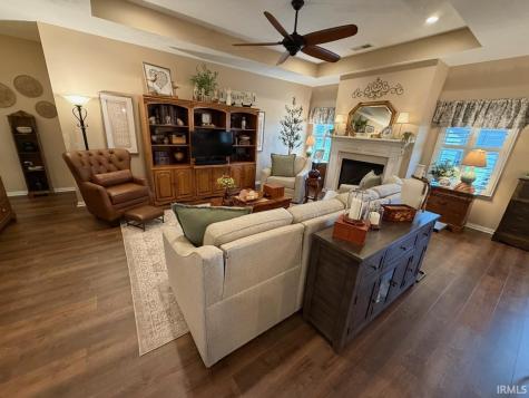8242 Edenton Drive Evansville IN 47715