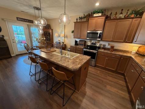 8242 Edenton Drive Evansville IN 47715