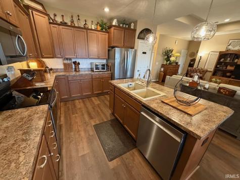 8242 Edenton Drive Evansville IN 47715