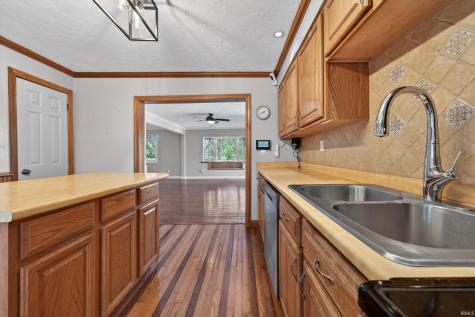 757 E 1000 North Alexandria IN 46001