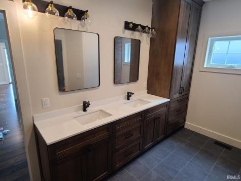 1422 S Harkless Drive Syracuse IN 46567