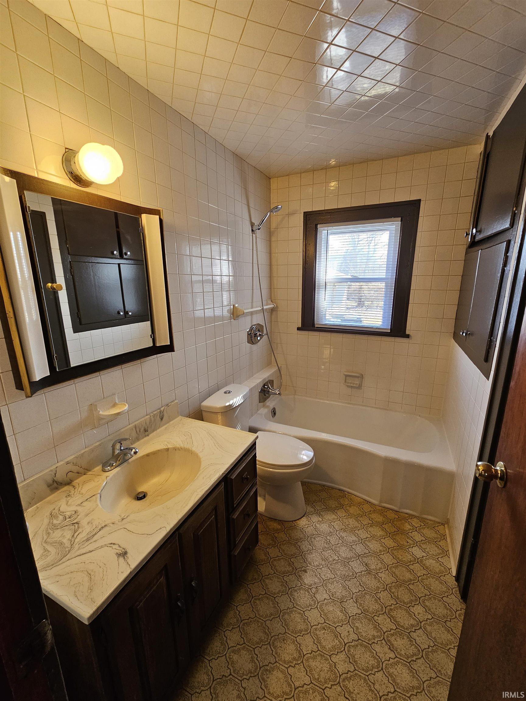 3022 Hartzer Street South Bend IN 46628