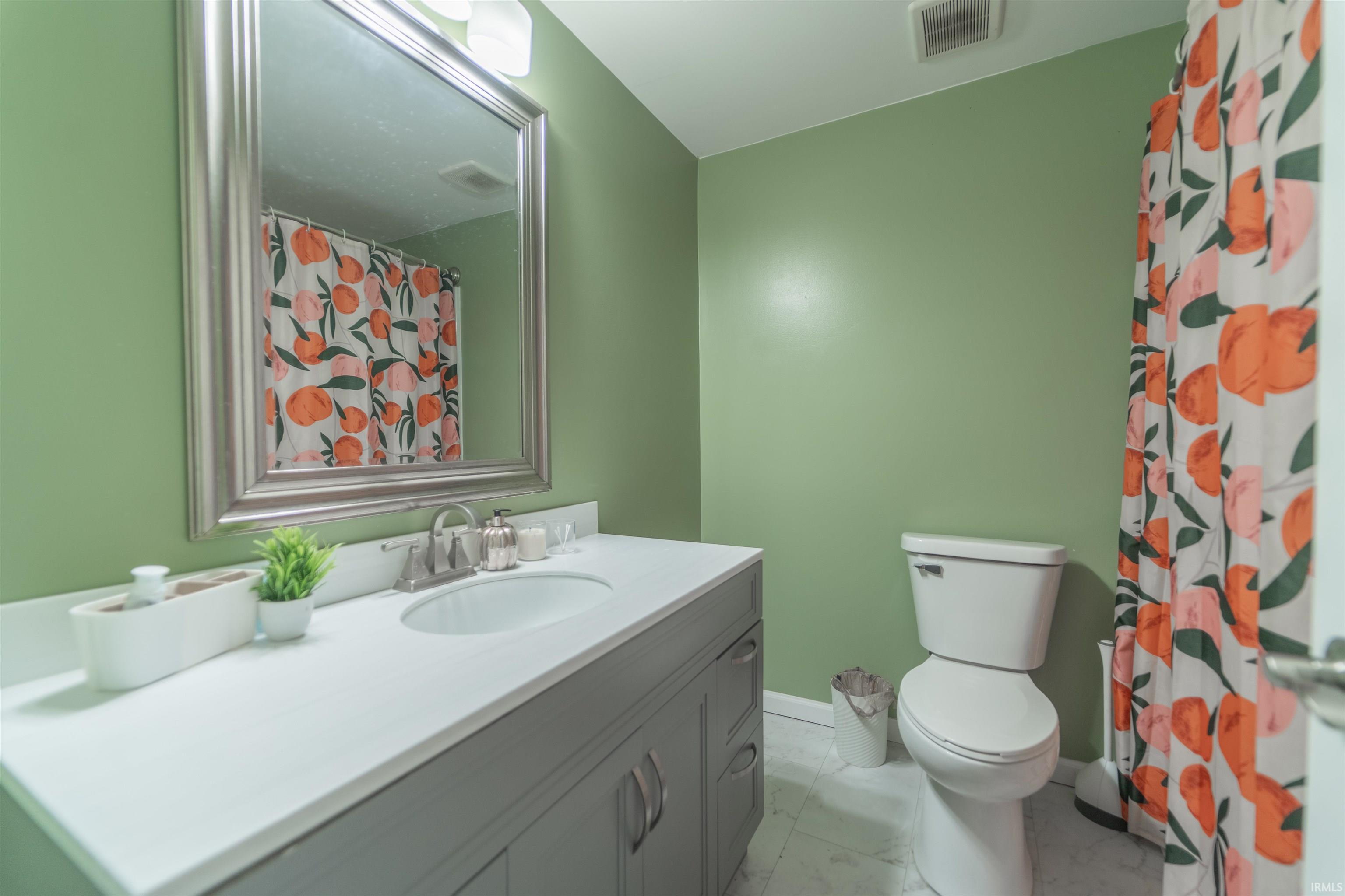 1348 W Oakdale Street Warsaw IN 46580
