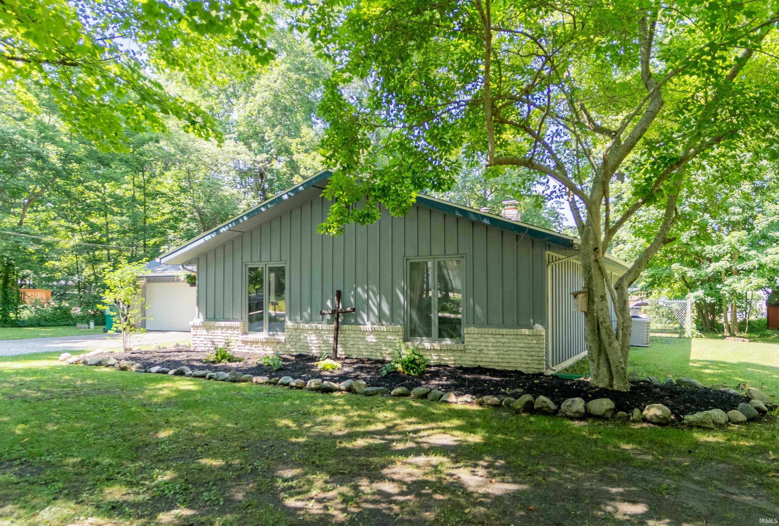 1348 W Oakdale Street Warsaw IN 46580