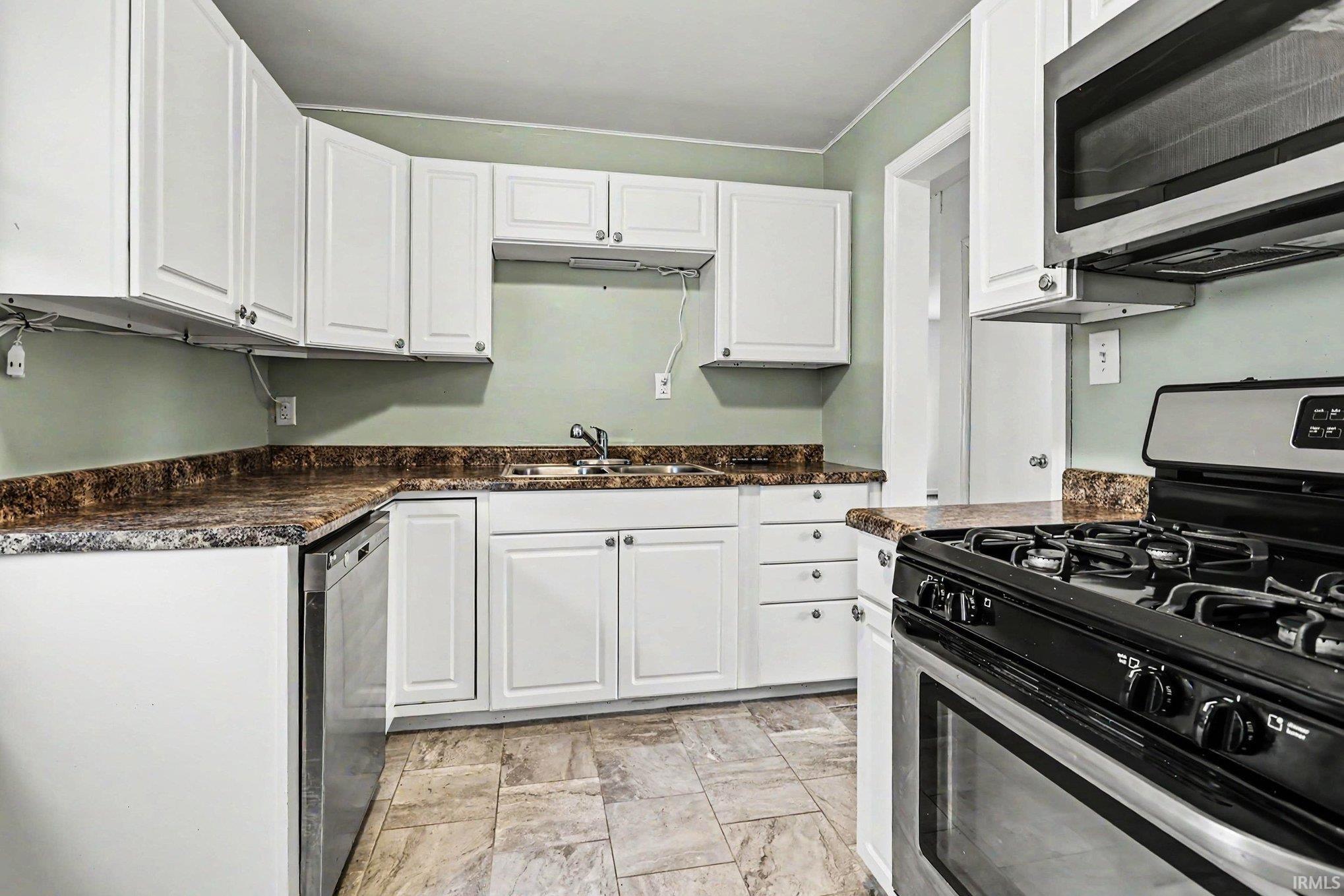 2226 Beverly Place South Bend IN 46616