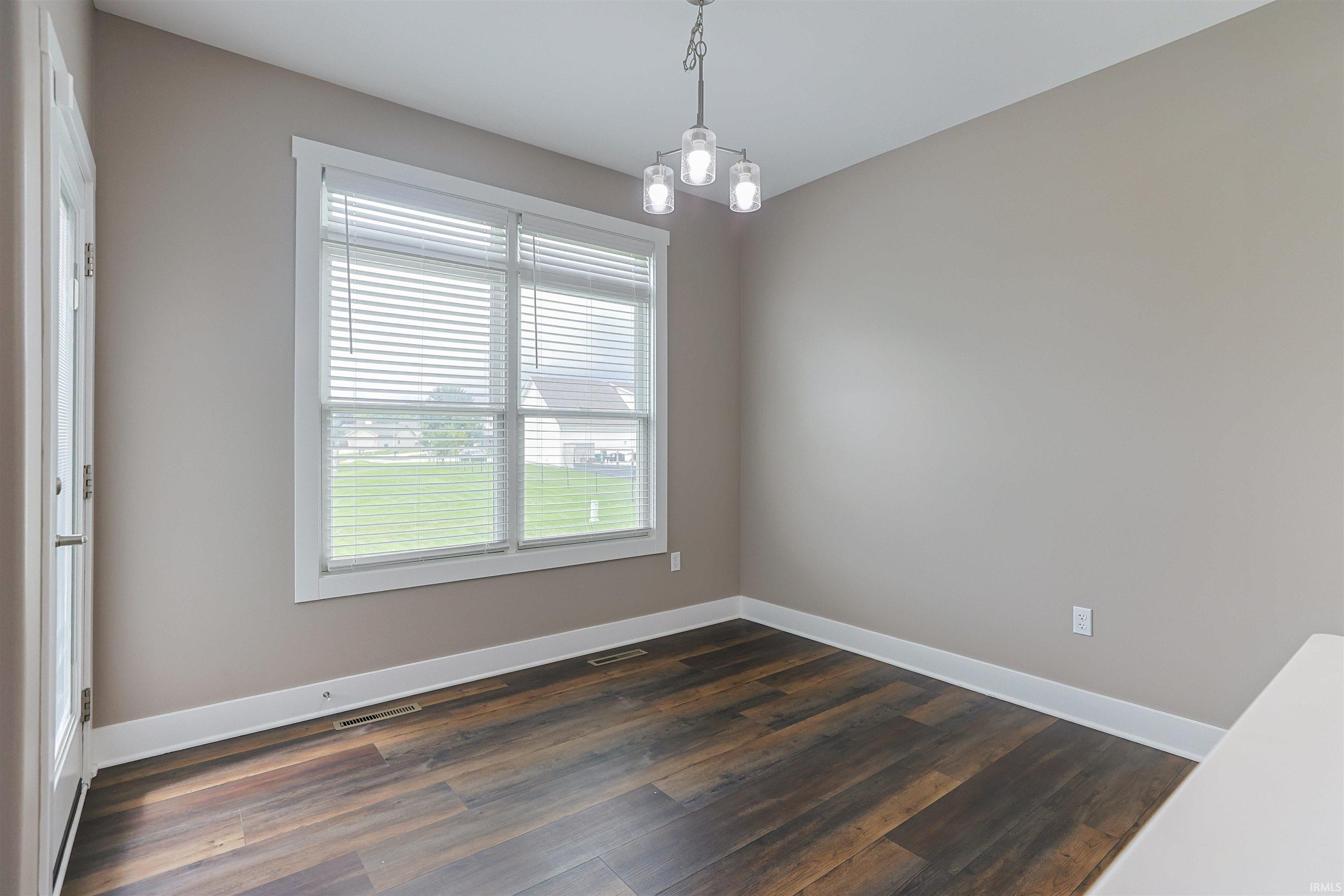 1725 Stoneham Drive Mishawaka IN 46544
