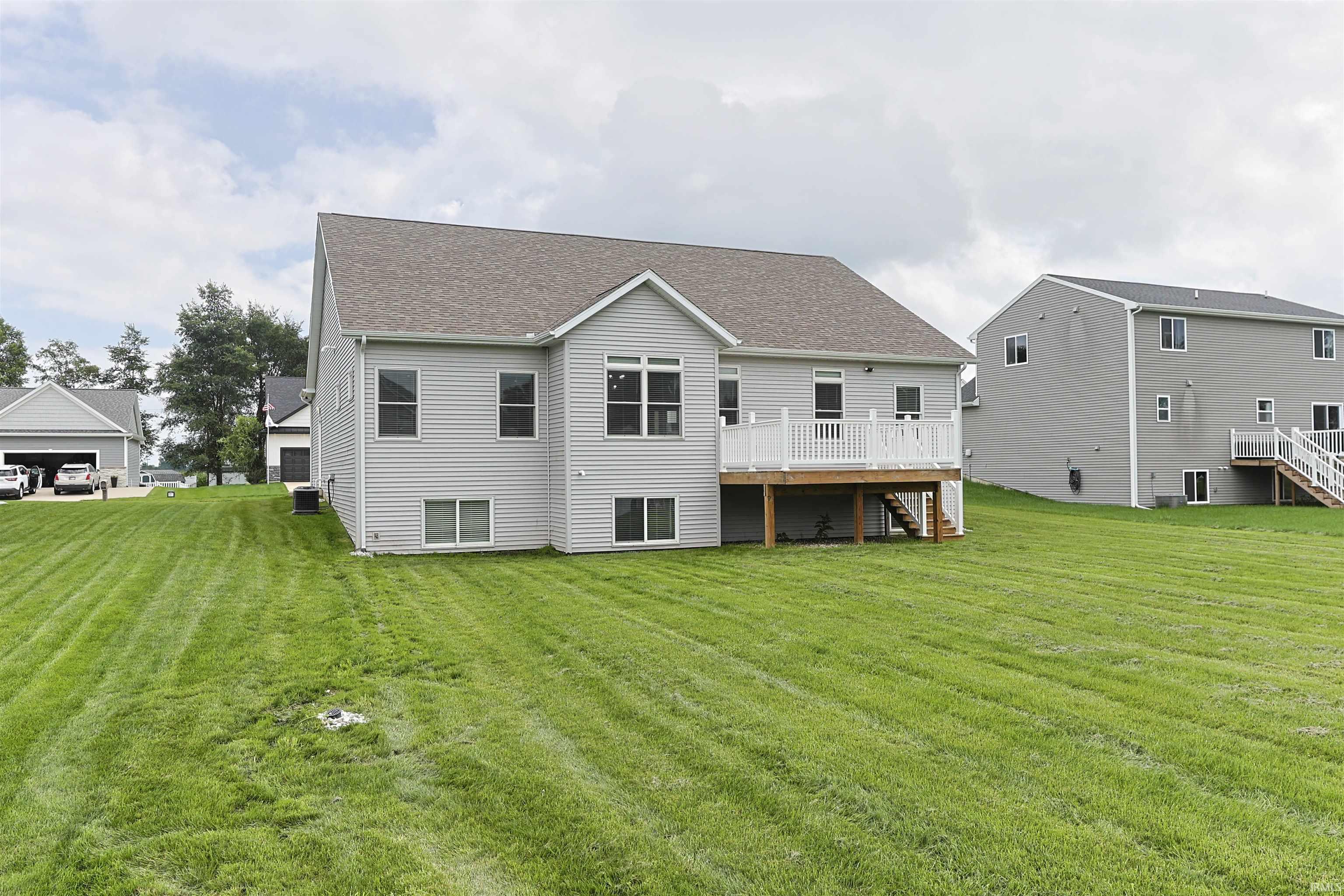 1725 Stoneham Drive Mishawaka IN 46544