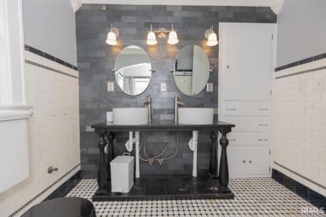 665 S Weinbach Avenue Evansville IN 47714