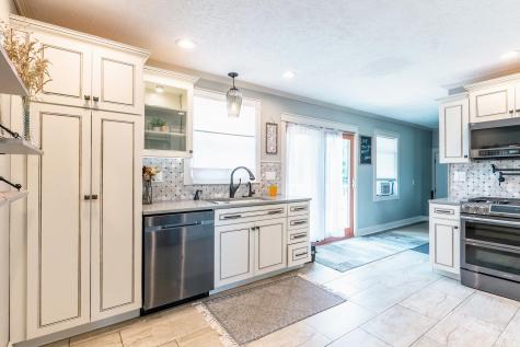 5726 E 800 N Syracuse IN 46567