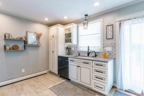 5726 E 800 N Syracuse IN 46567