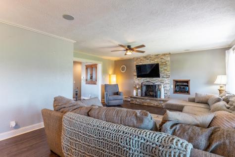 5726 E 800 N Syracuse IN 46567
