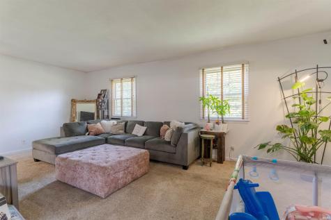 208 Camden Court Evansville IN 47715