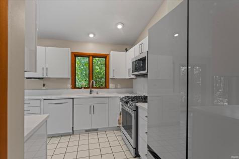 50715 Wimbledon Court South Bend IN 46637