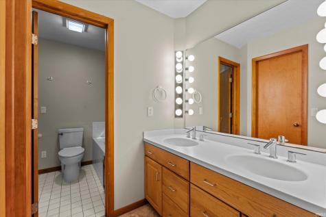 50715 Wimbledon Court South Bend IN 46637