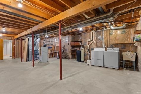 50715 Wimbledon Court South Bend IN 46637