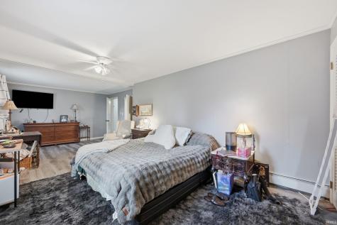 232 N 5th Street Parker City IN 47368