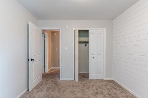 15707 Bluffton Road Fort Wayne IN 46819