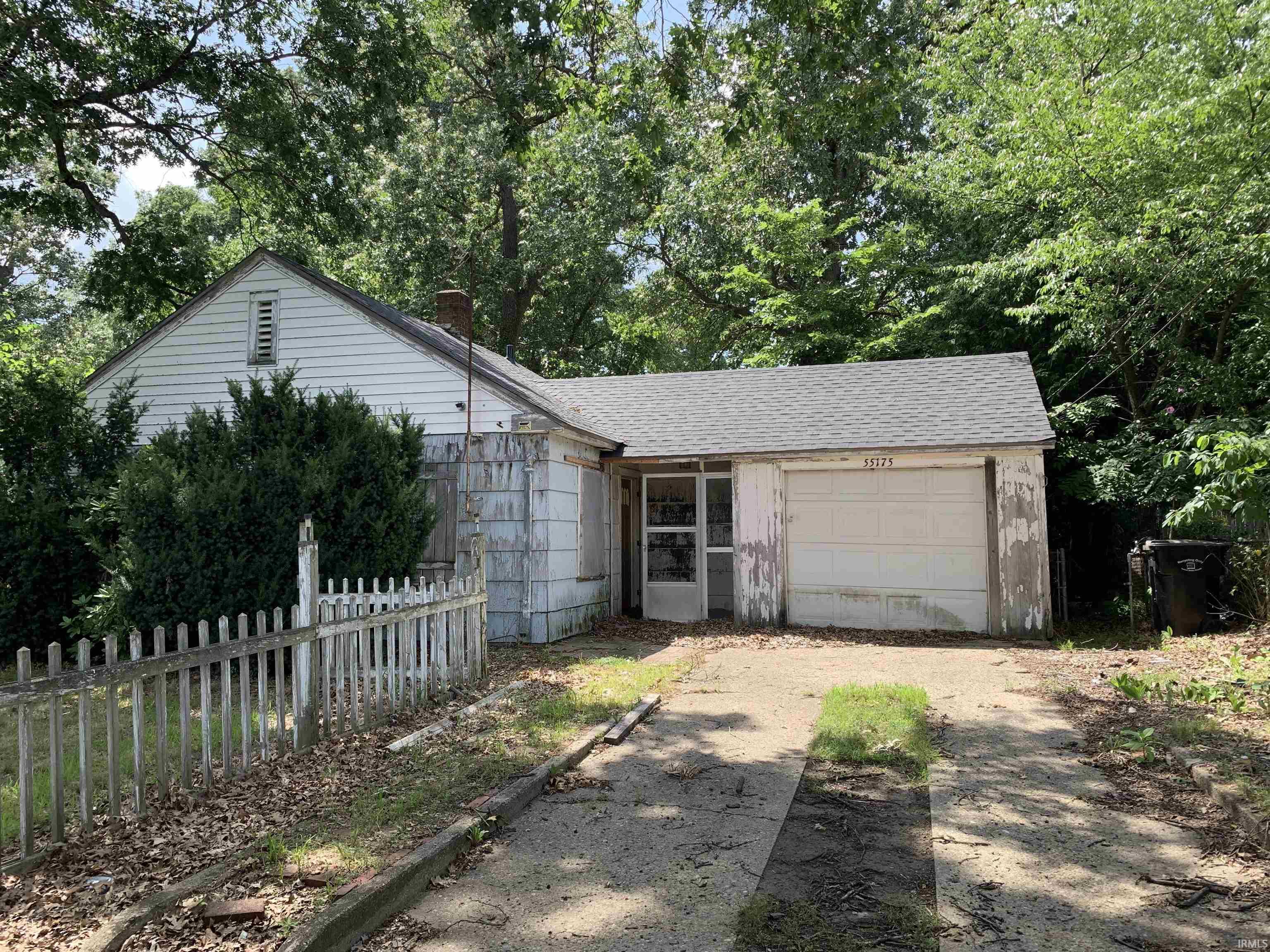 55175 Moss Road South Bend IN 46628