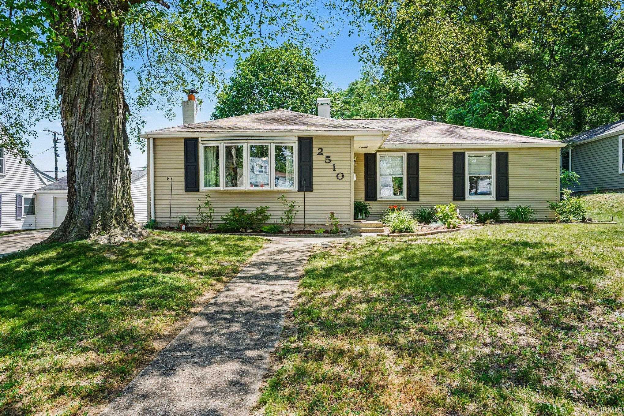 2510 Woodmont Drive South Bend IN 46614