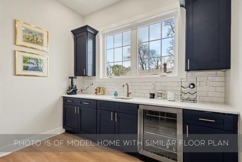 1307 Corby Boulevard South Bend IN 46617