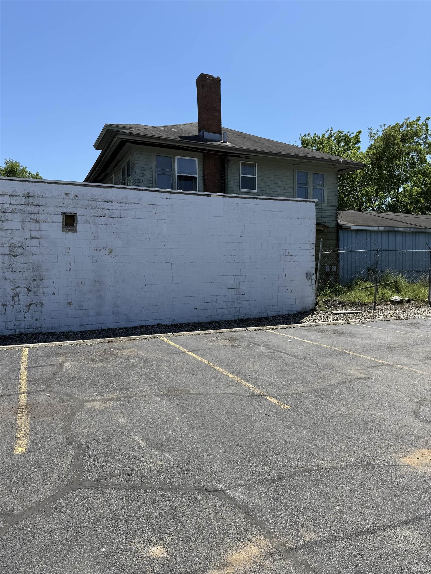 2029 S Michigan Street South Bend IN 46613