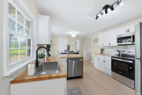 2132 Medford Drive Fort Wayne IN 46803