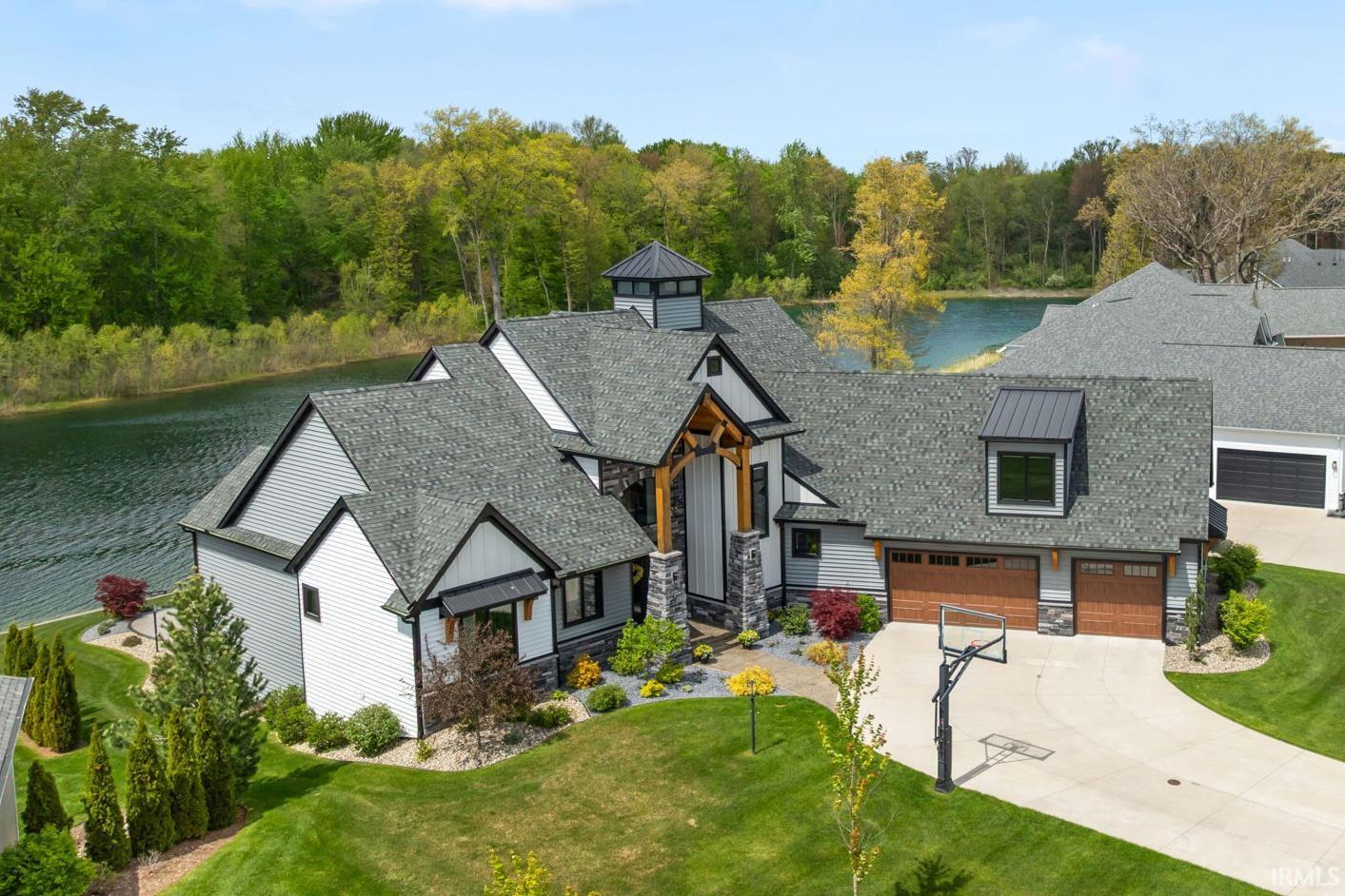 18455 Forest Glade Drive South Bend IN 46637