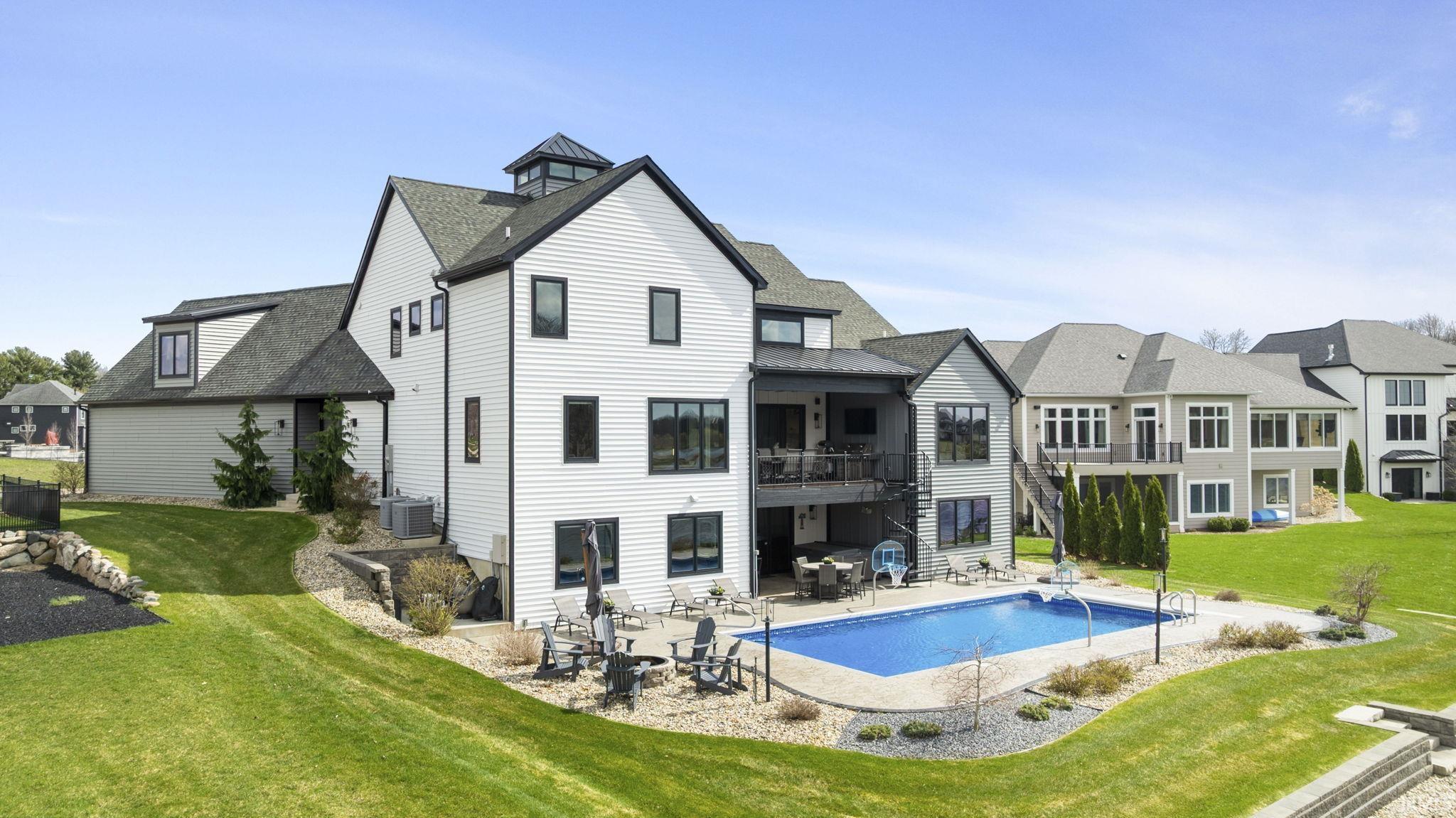 18455 Forest Glade Drive South Bend IN 46637