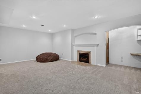 51740 Melwood Court South Bend IN 46628