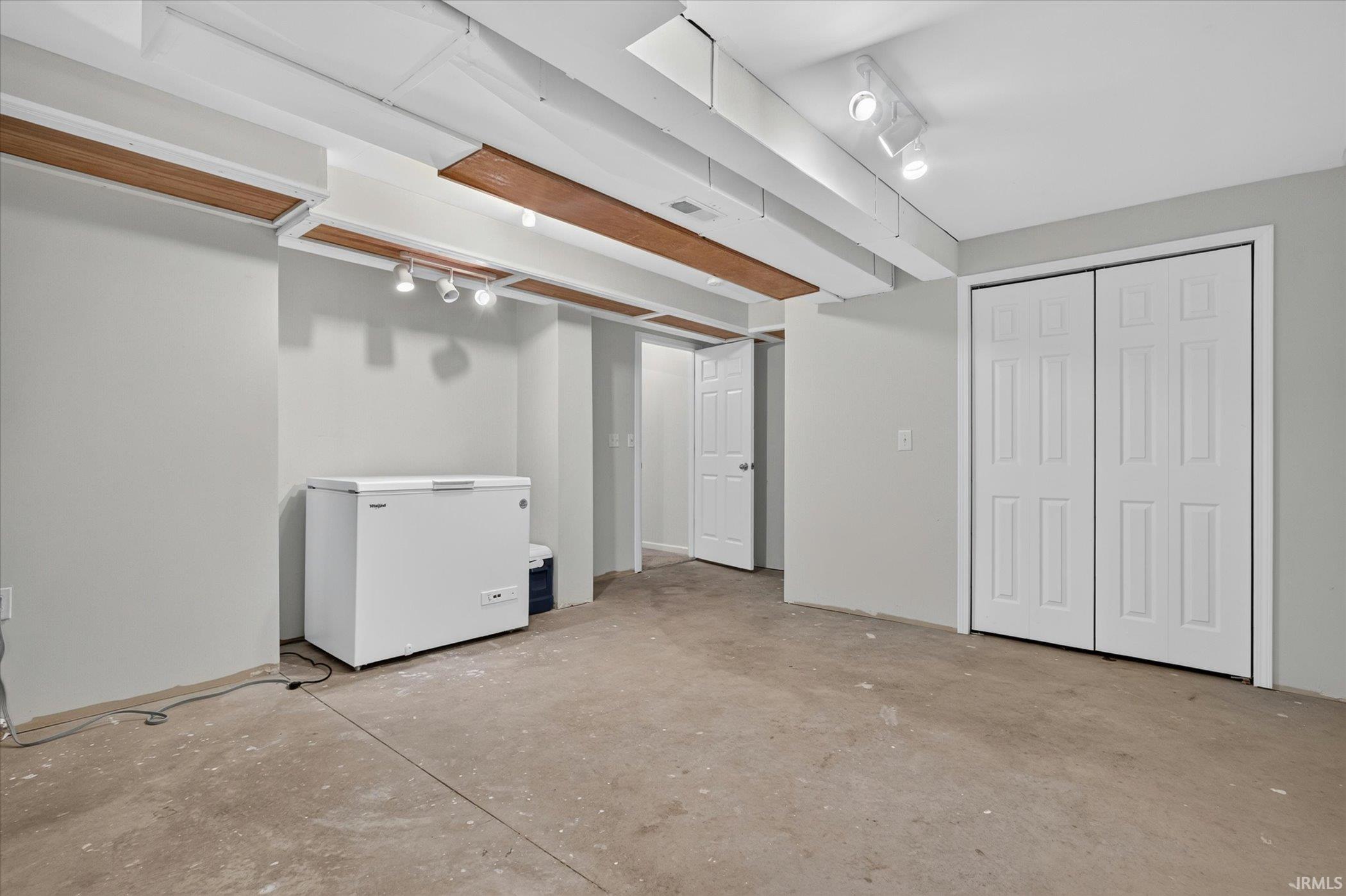 51740 Melwood Court South Bend IN 46628