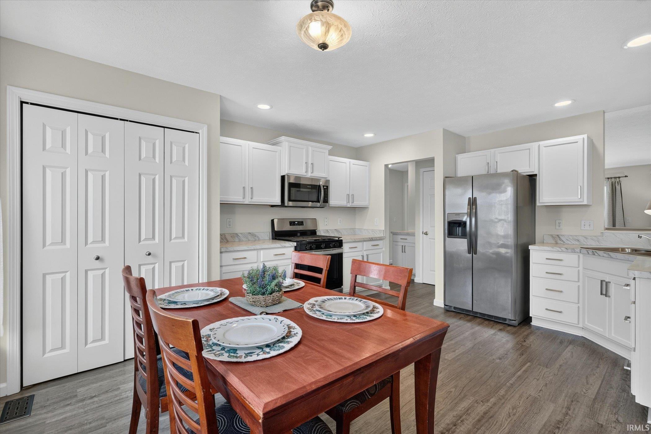 51740 Melwood Court South Bend IN 46628