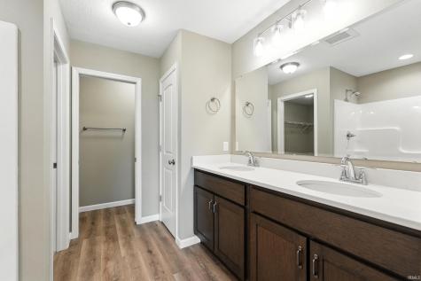 5098 Sickle Cove Fort Wayne IN 46818