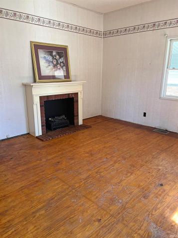 740 E St NE Linton IN 47441