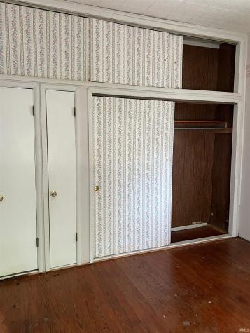 740 E St NE Linton IN 47441