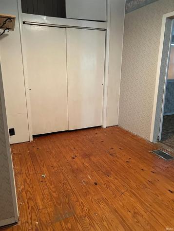 740 E St NE Linton IN 47441