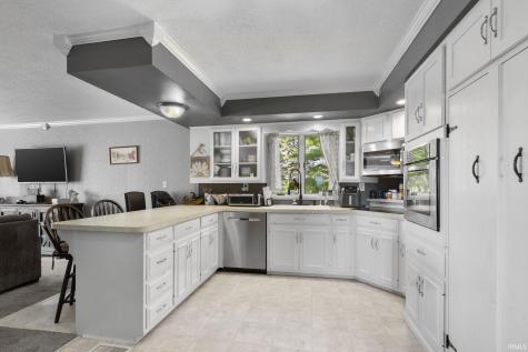 2144 S County Rd 1300 E Frankfort IN 46041