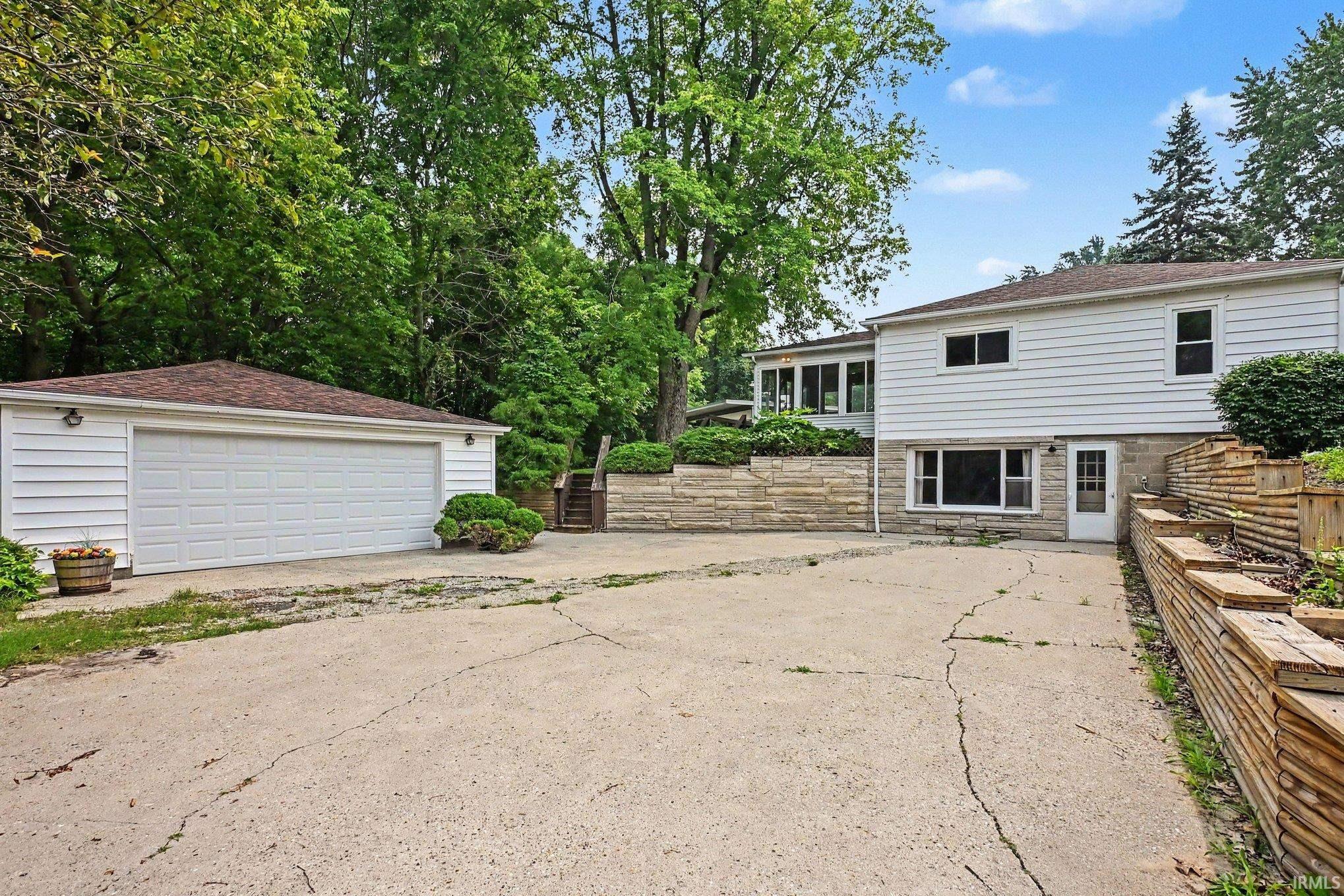 170 S 325 Warsaw IN 46582