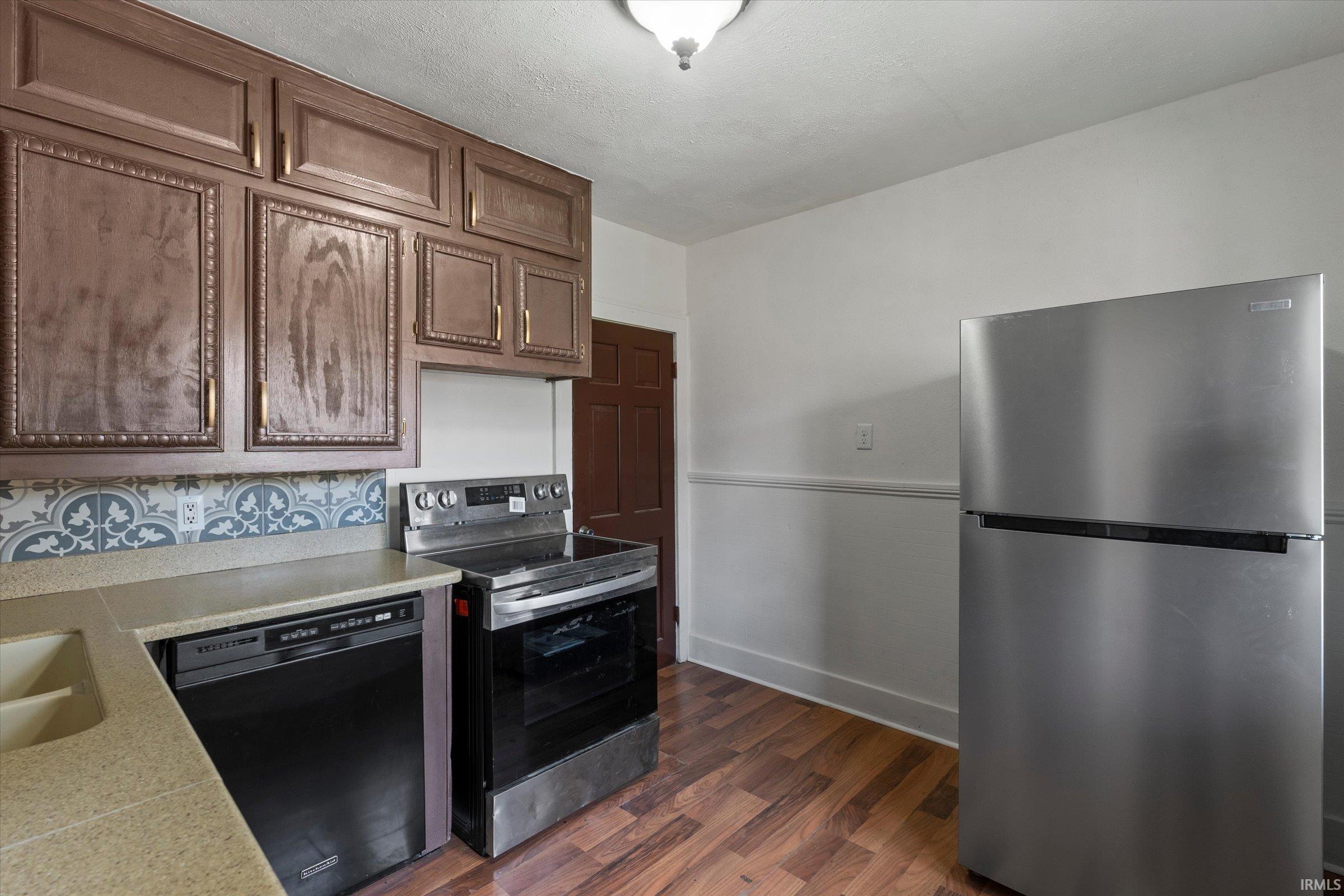 809 E Victoria Street South Bend IN 46614