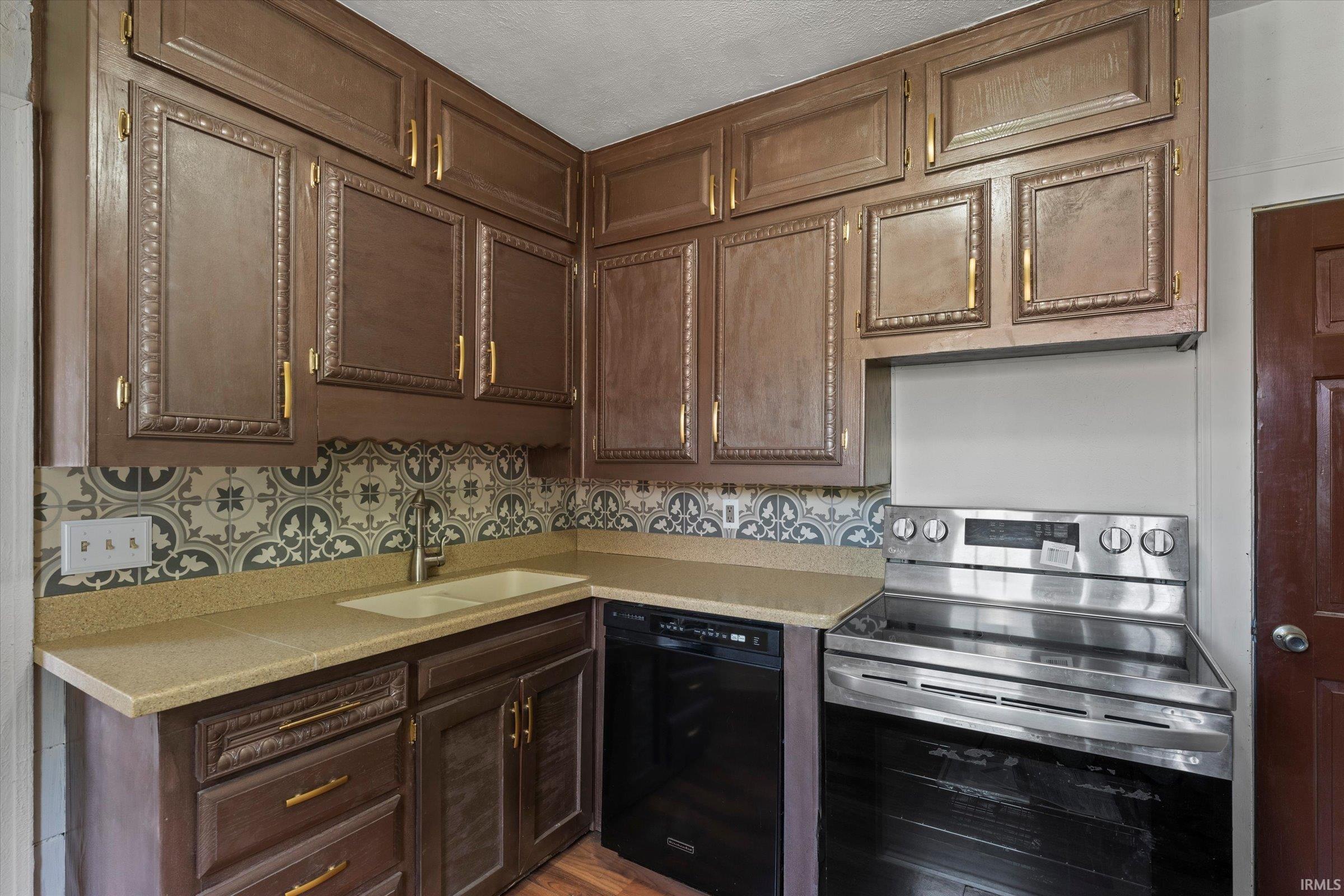 809 E Victoria Street South Bend IN 46614