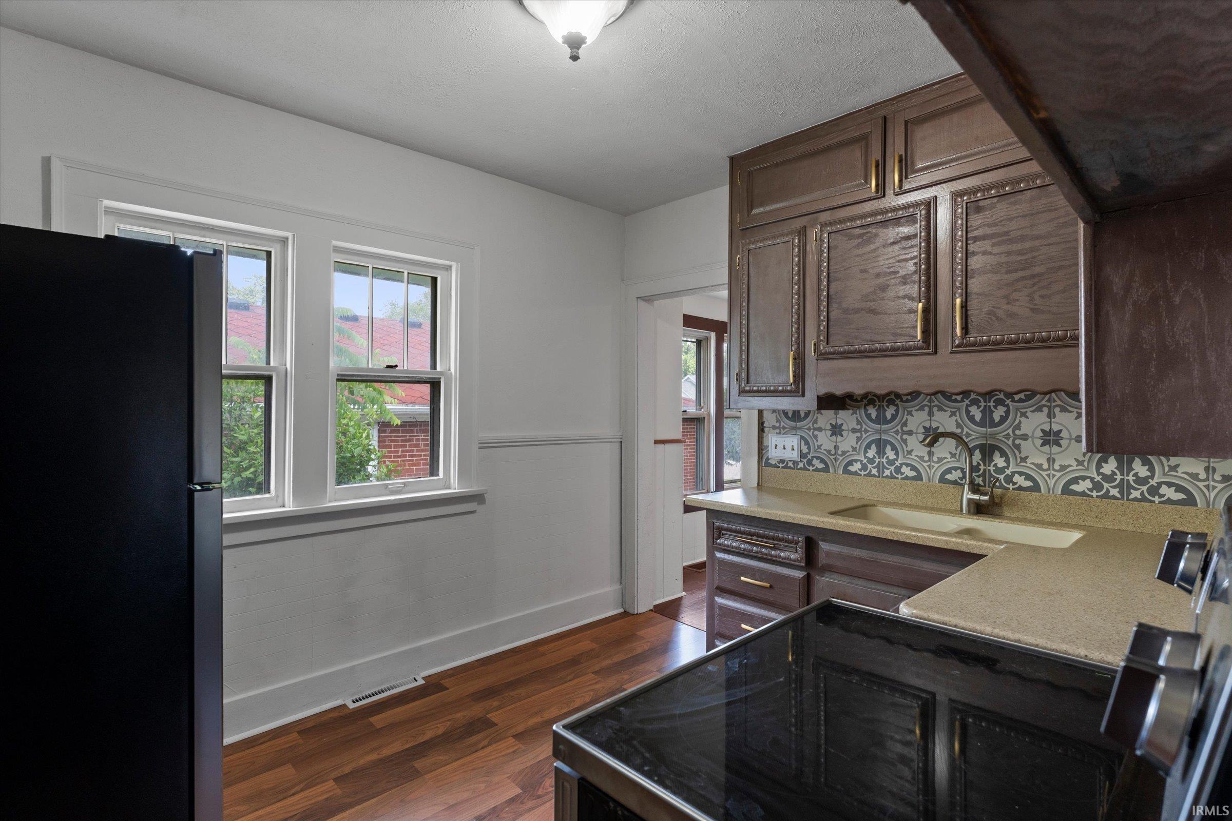 809 E Victoria Street South Bend IN 46614