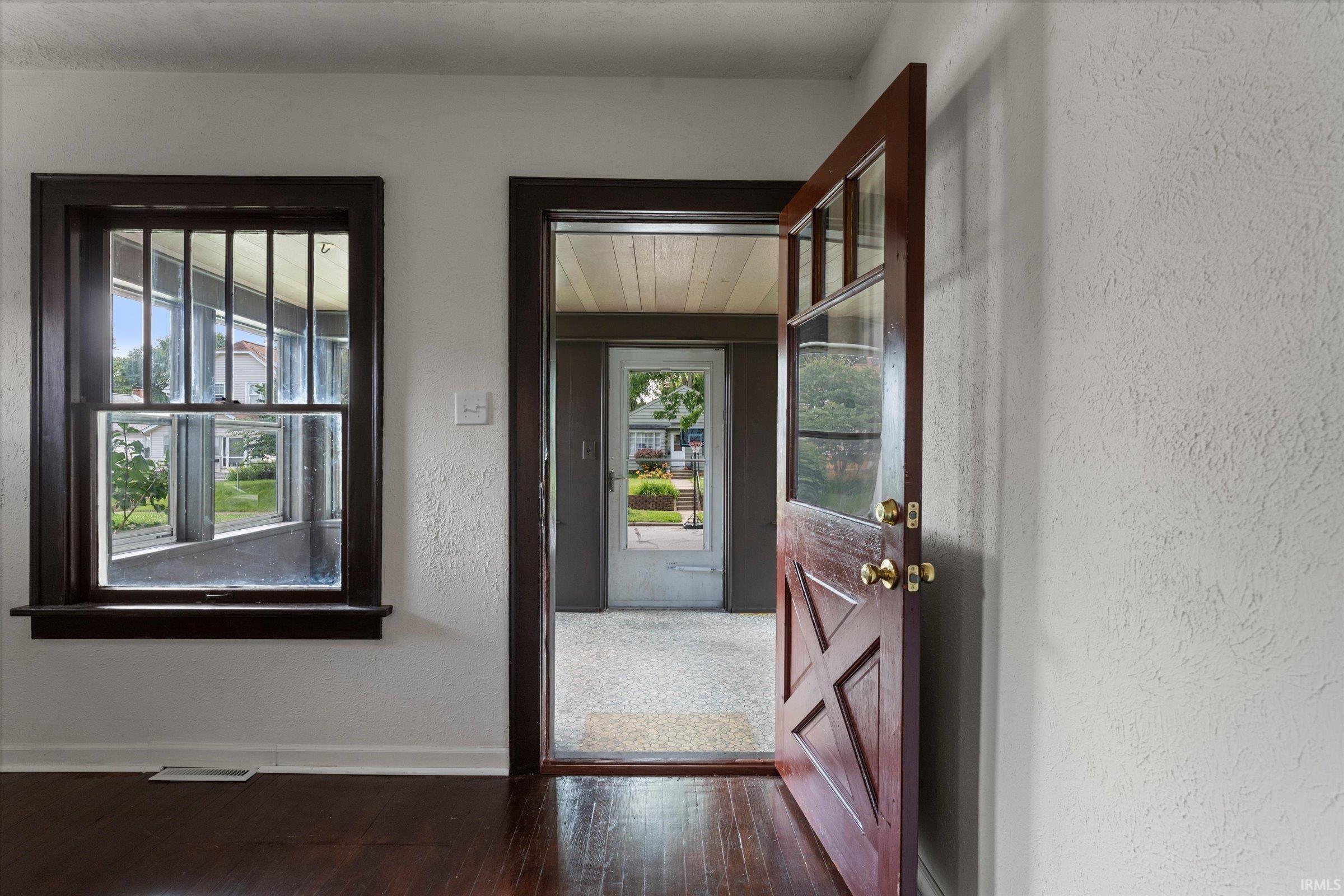 809 E Victoria Street South Bend IN 46614