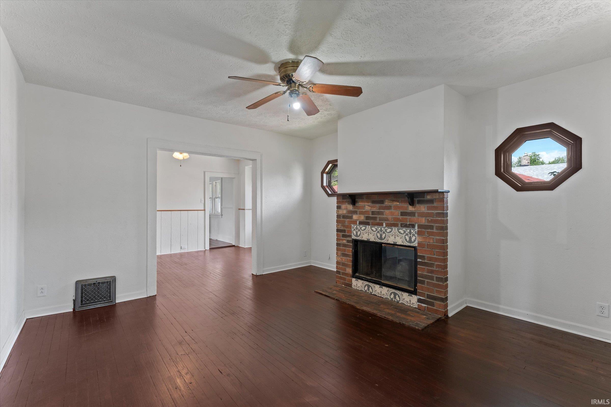 809 E Victoria Street South Bend IN 46614