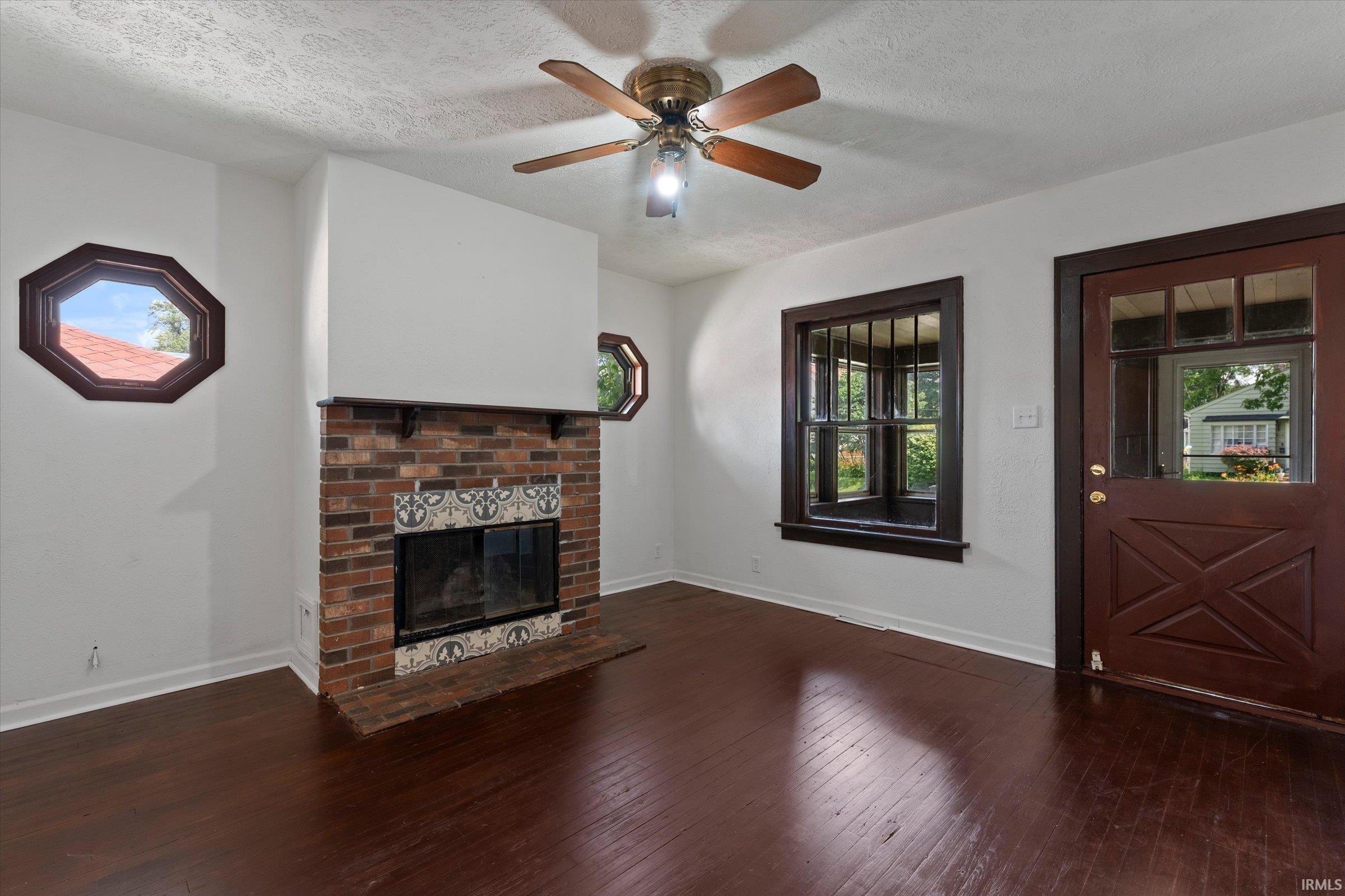 809 E Victoria Street South Bend IN 46614