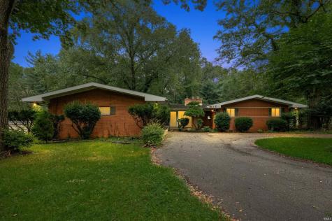 52585 Brooktrails Drive South Bend IN 46637
