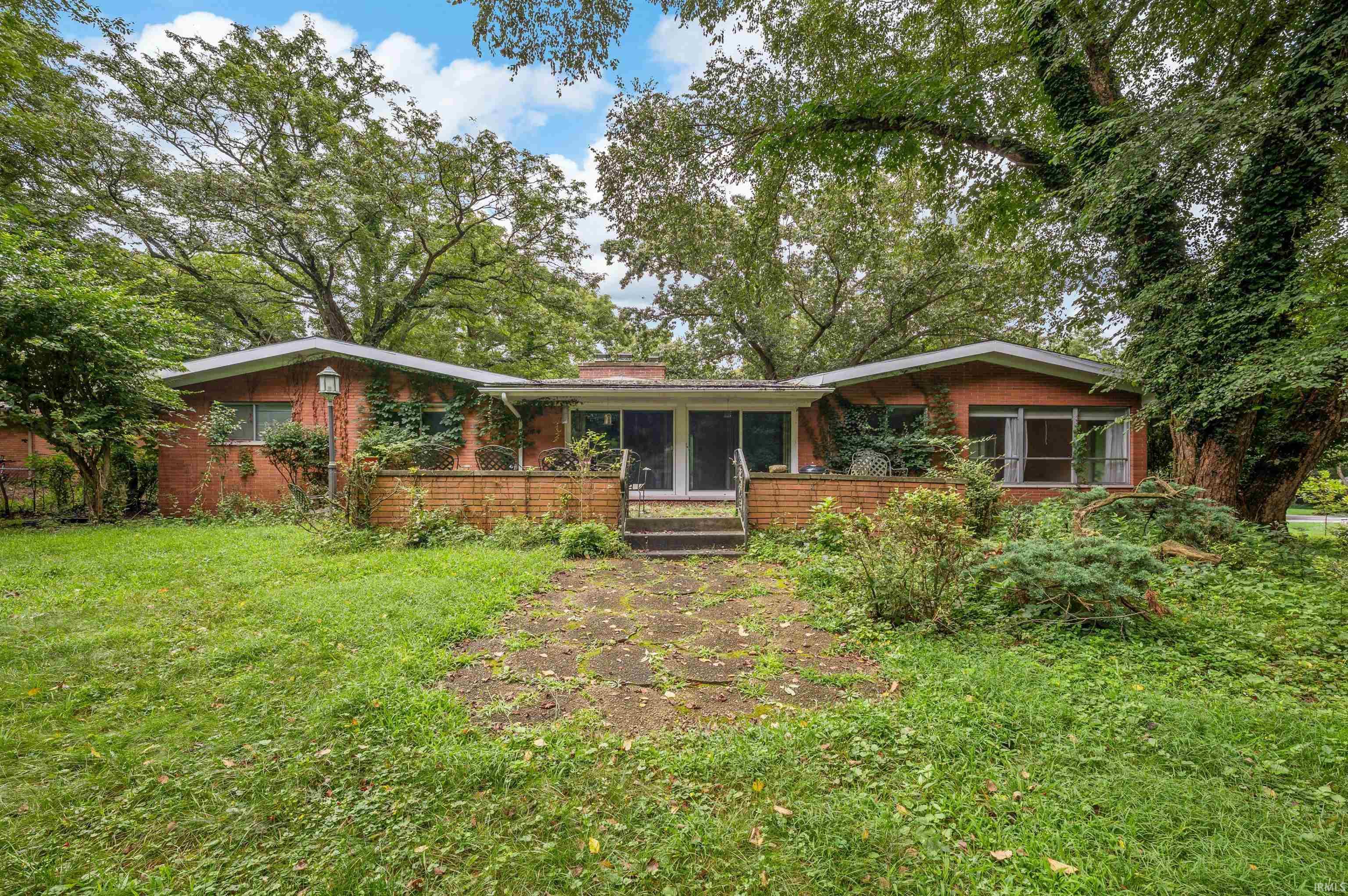 52585 Brooktrails Drive South Bend IN 46637