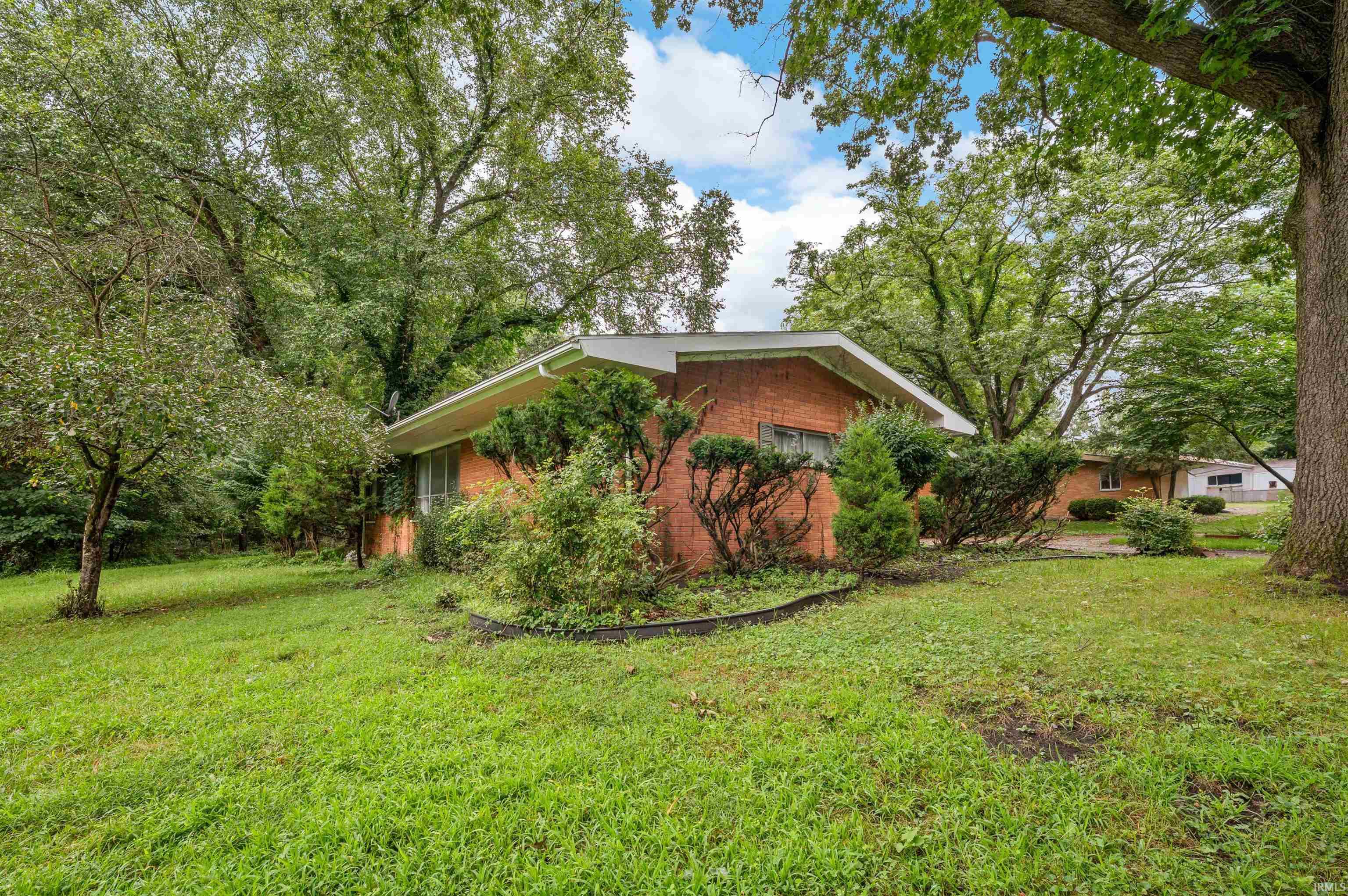 52585 Brooktrails Drive South Bend IN 46637
