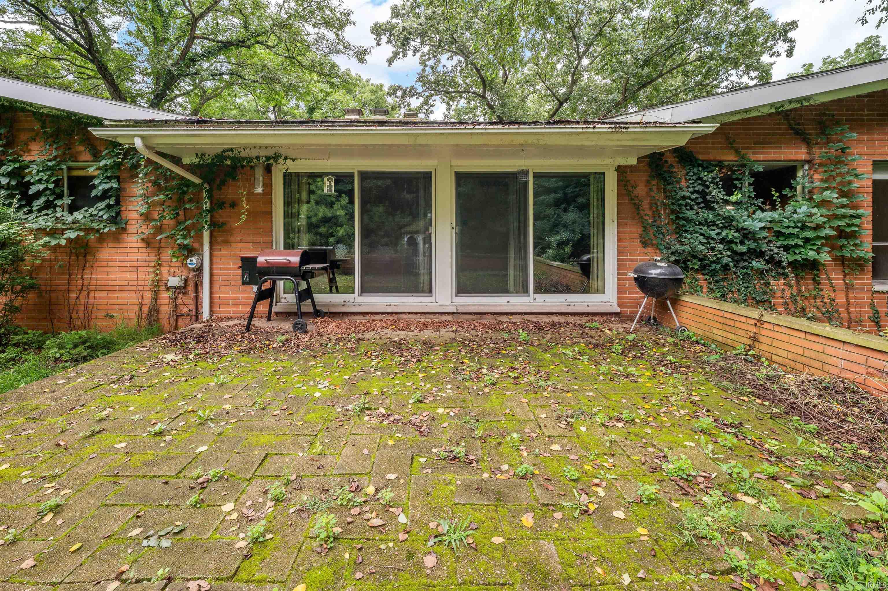 52585 Brooktrails Drive South Bend IN 46637