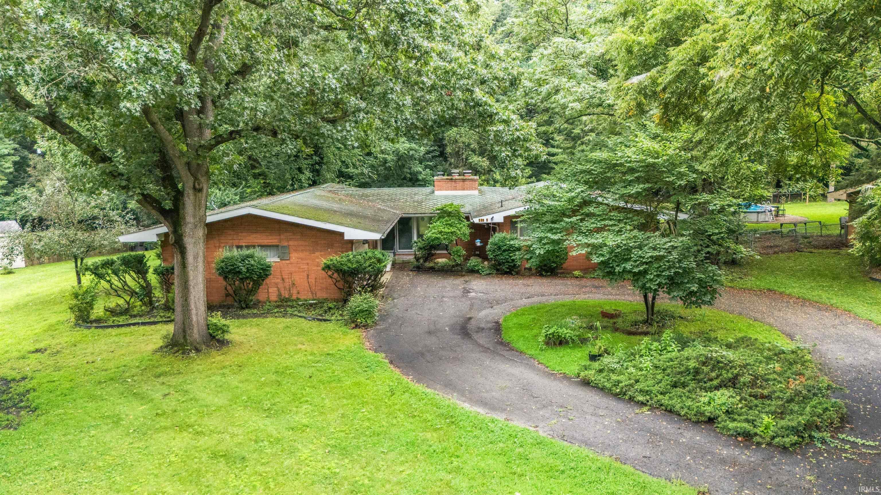 52585 Brooktrails Drive South Bend IN 46637