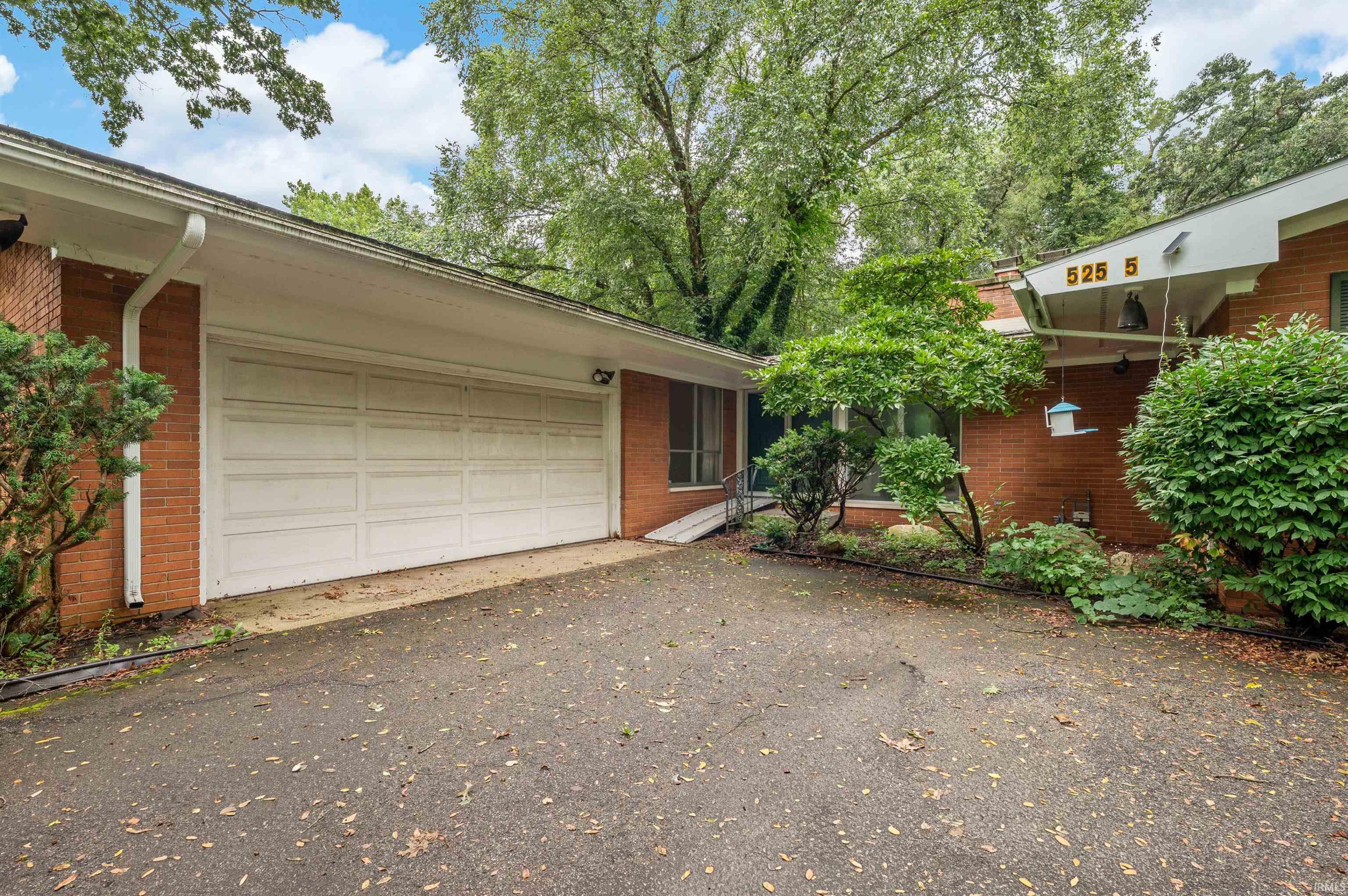 52585 Brooktrails Drive South Bend IN 46637